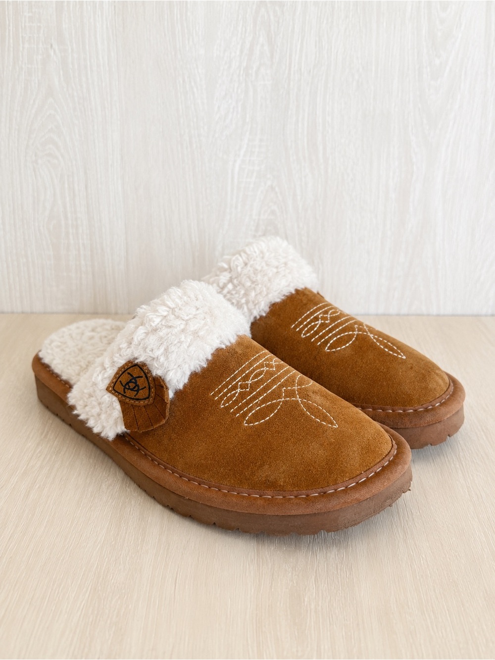 Ariat Brown Suede Western Mule Slippers Faux Fur Lined Women’s Size 6